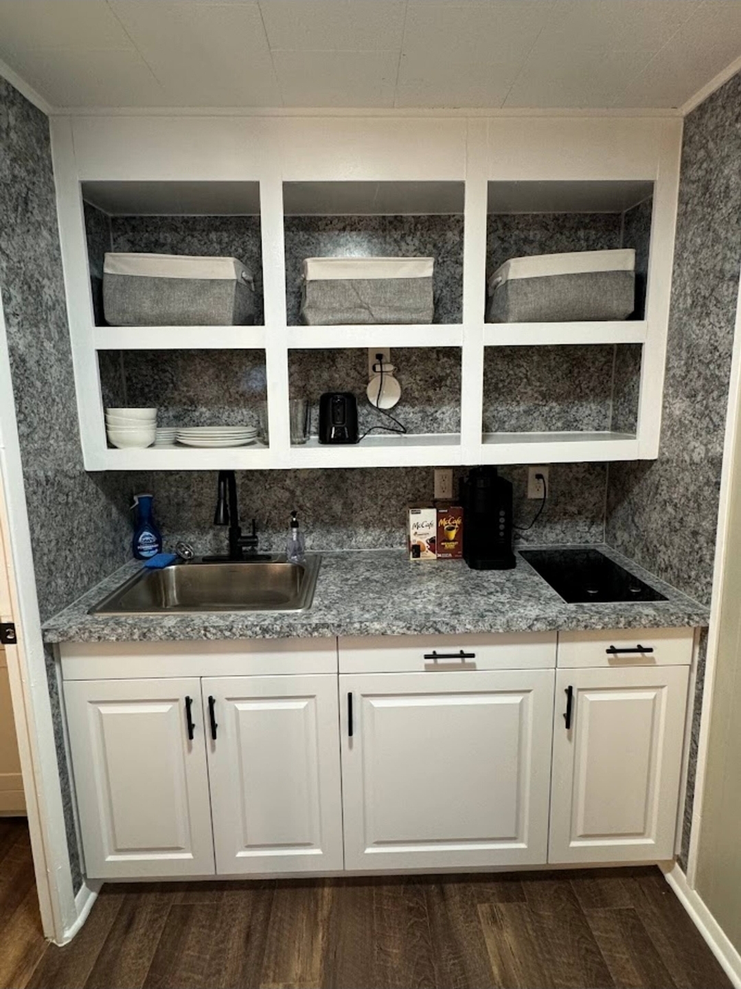 Unit 2 - Full kitchen with granite countertops