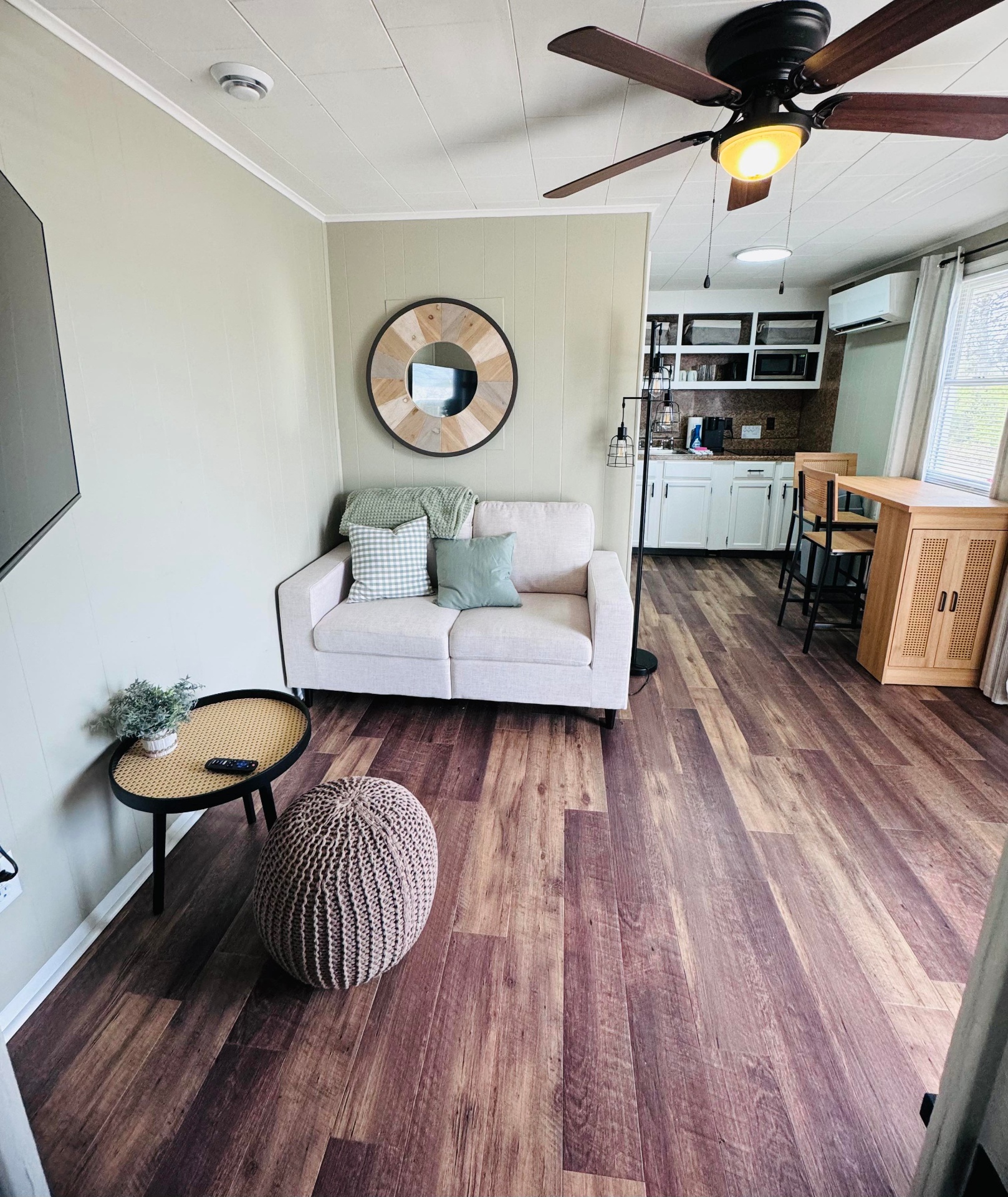Unit 4 - Cozy living room with comfortable seating