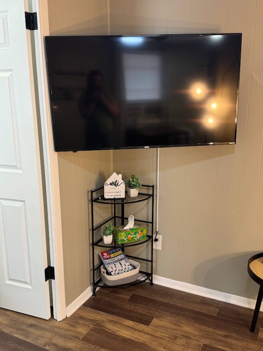 Unit 2 - Entertainment corner with smart TV